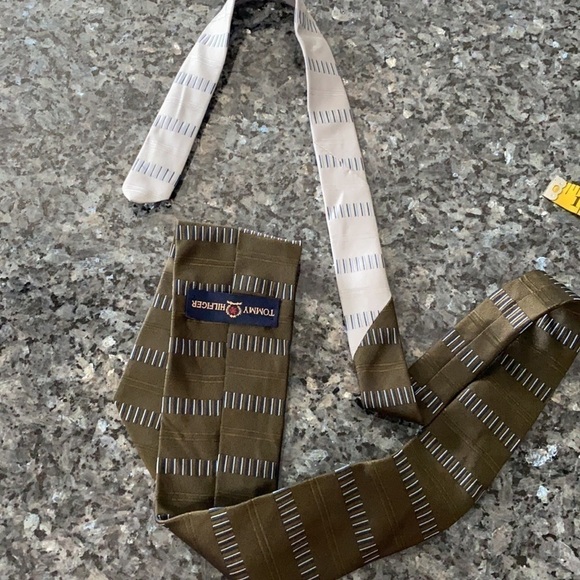 Tommy Hilfiger 100% silk imported dark green tie - Picture 9 of 10